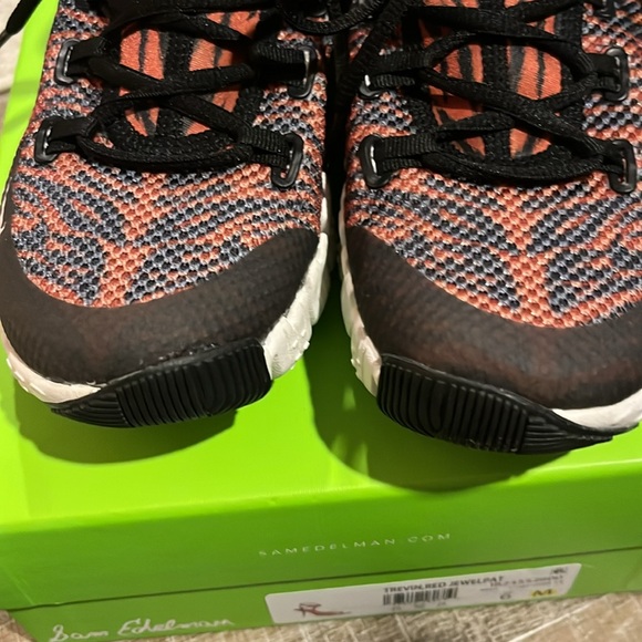 Nike Sneakers - Picture 5 of 6